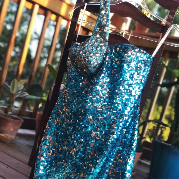 80’s bombshell mini - Picture 6 of 7